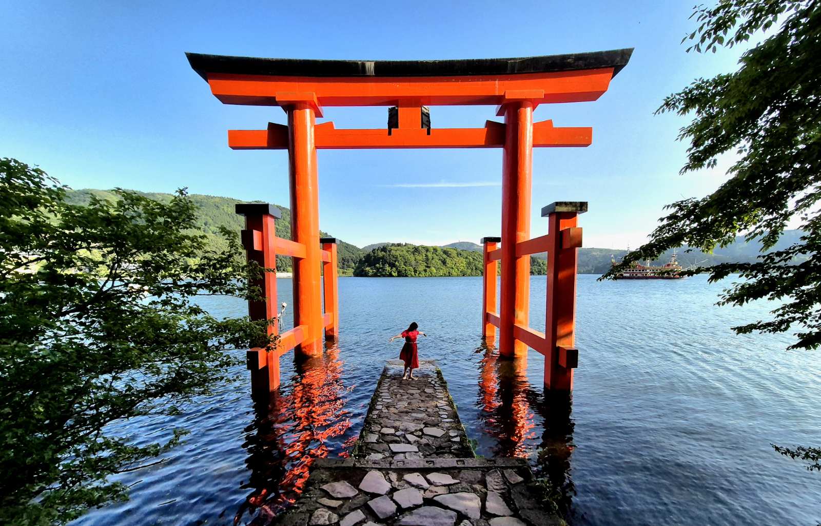 Japonija tarp eilučių